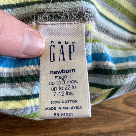 Vintage Gap Striped Newborn Hat - Picture 4 of 5